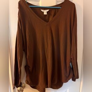 Athleta Outbound Vneck long sleeve tee. Size 1X. Color Mahogany.